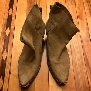 Zara beige suede booties size 7.5